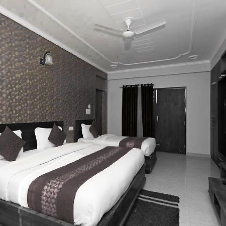 Oyo 11877 Royal Residency Hotel New Tehri Екстериор снимка